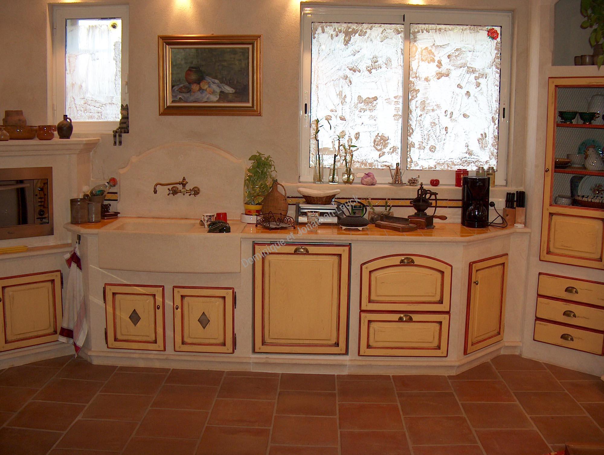 Création d'un cuisine Provençale en pierre du Luberon sur-mesure dans le Vaucluse
