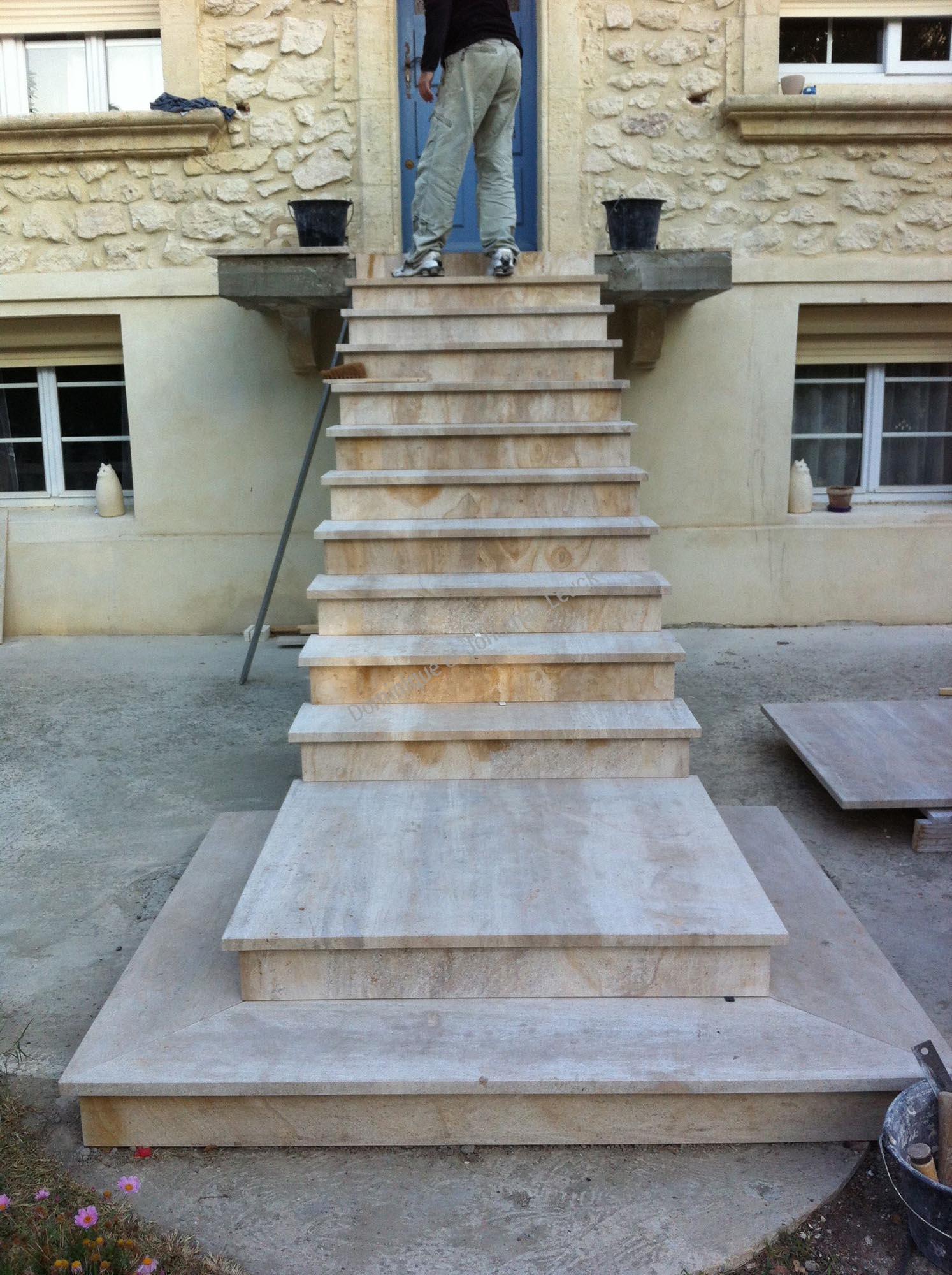 Escalier en Pierre de Bourgogne