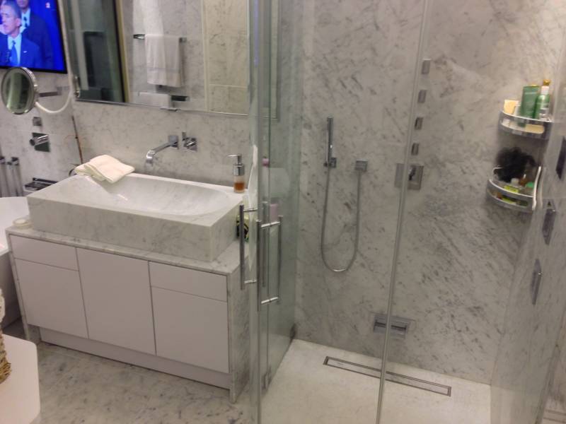 Concept salle de bain en marbre