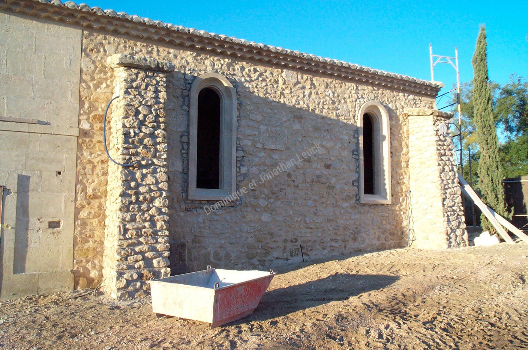 Création d'une chapelle en pierre de Fontvieille